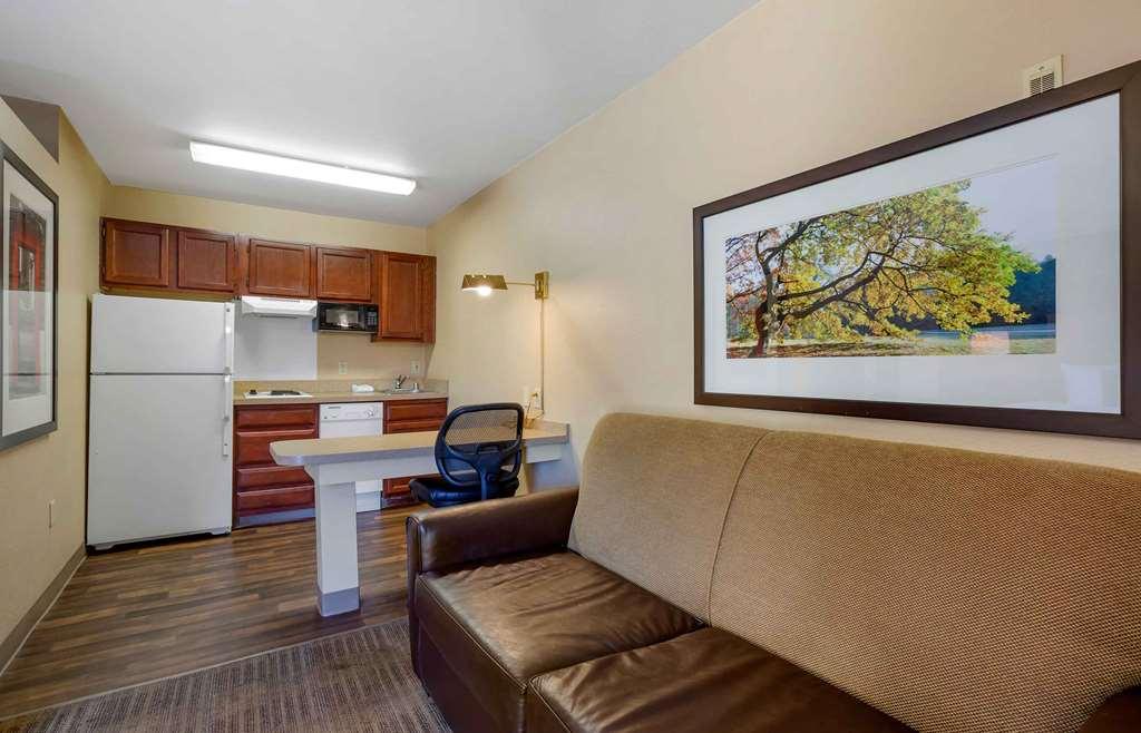 Extended Stay America Select Suites - Phoenix - Airport - E Oak St Room photo